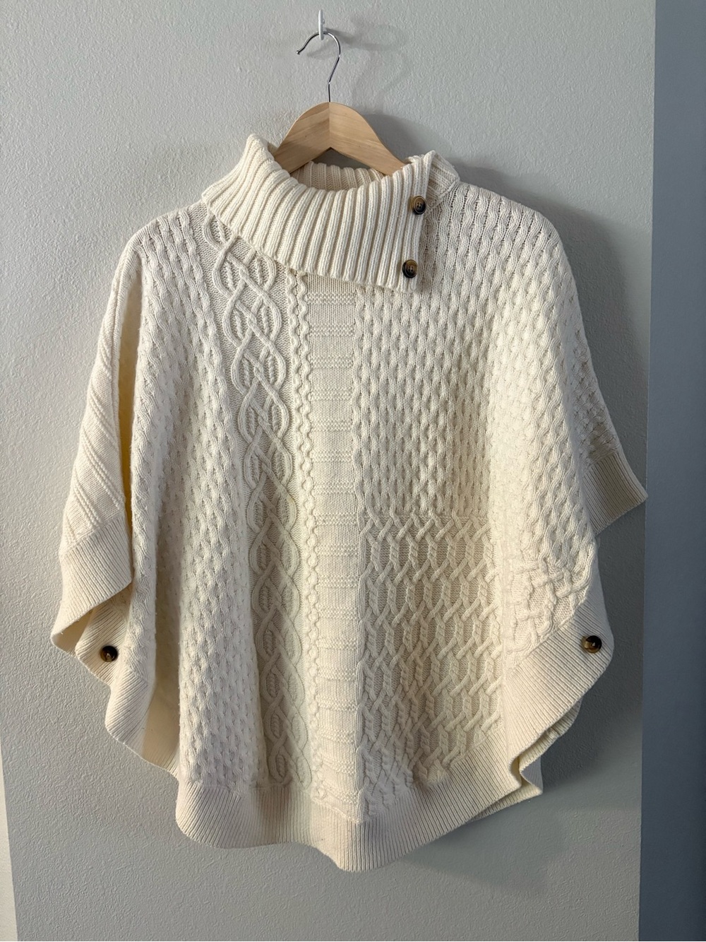 Cabincore Cream Cable-Knit Turtleneck Poncho Boho S/M Talbots Lagenlook